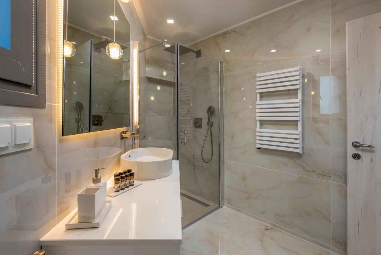 Panorama Luxury Penthouse Daire Ixia  Dış mekan fotoğraf